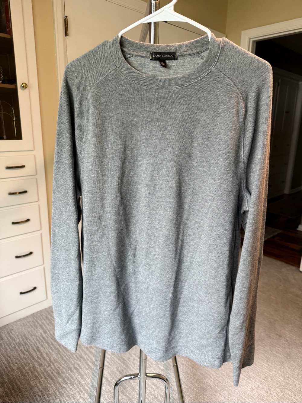 Banana Republic Men’s Light Gray Crewneck Pullover